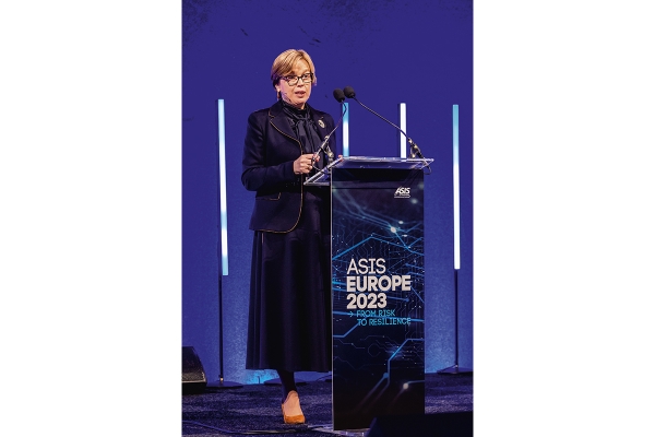 7acatherinedebolleuitvoerenddirecteurvaneuropol.jpg