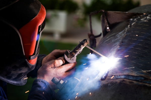 arcweldinginconstructionarea20221206232329utc.jpg