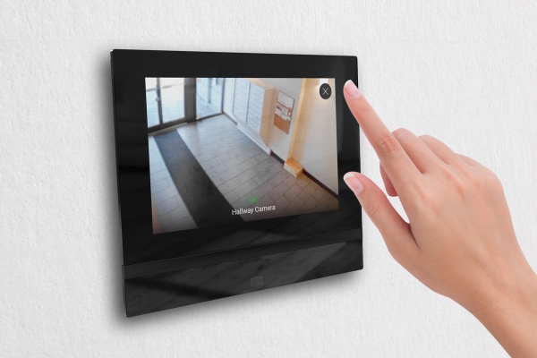 91378601indoorviewblackhallwaycamera.jpg
